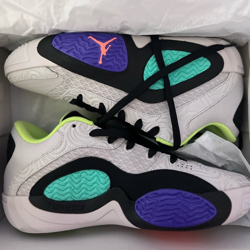 * NEW* JORDAN TATUM 2 WITH BOX